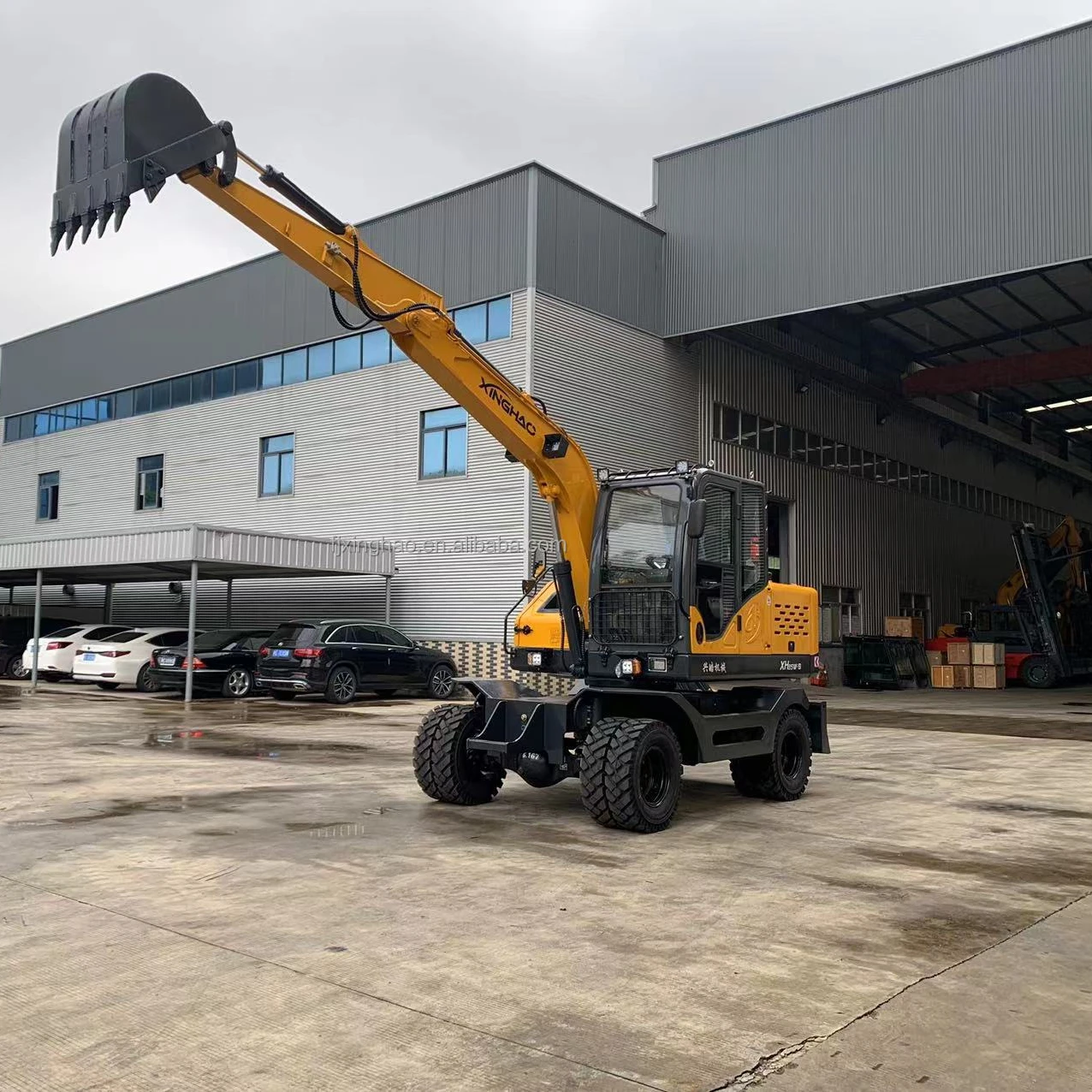 Xinghao Brand Wheel Excavators Heavy Duty Hydraulic Crawler Excavator 7 Ton 8 Ton 10 Ton Wheel Excavator For Sale