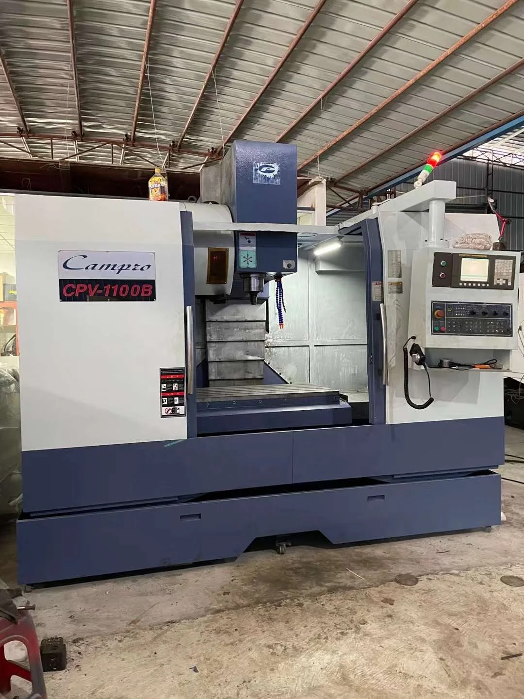 Used Taiwan brand  campro vmc 1100 FANUC 3 axis hard rail Metal Vertical CNC Milling Machine