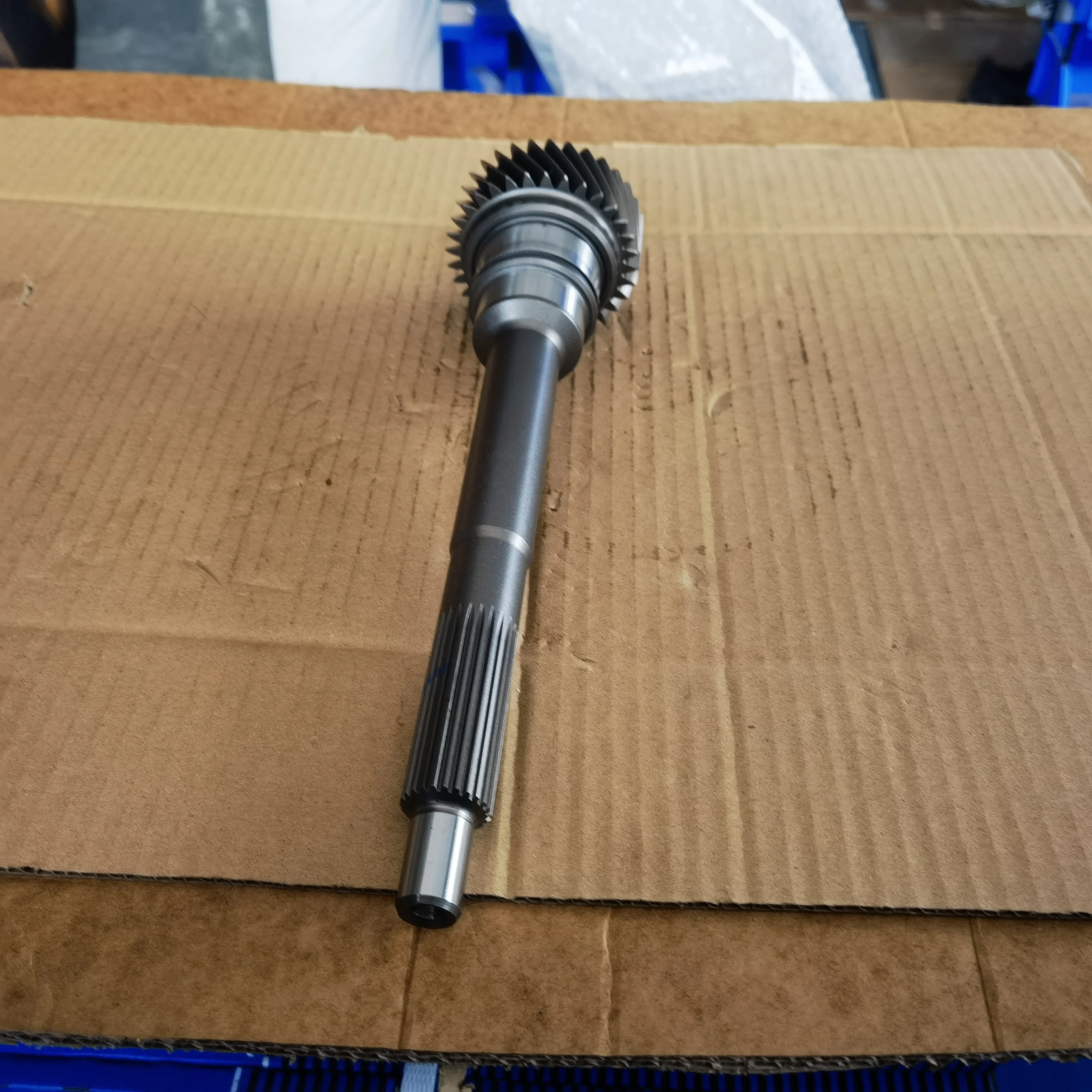 Truck 5-speed  manual transmission input shaft 1335 302 015 1335302015