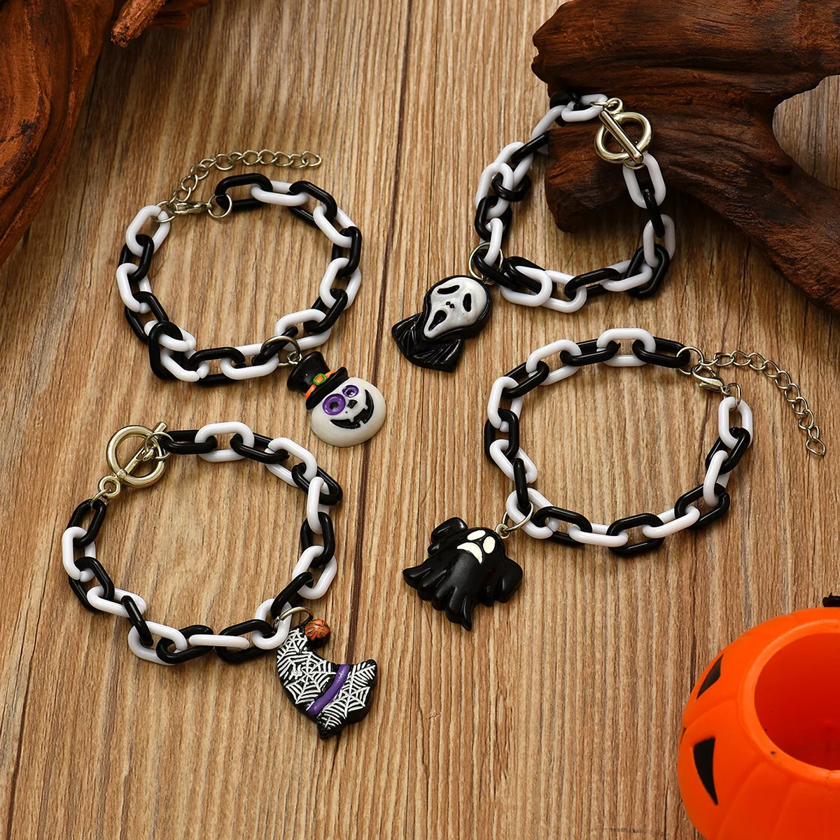 2025 Arrival Ghost Witch Skull Pendant Bracelet Black White Clip Paper Acrylic Bracelet for Halloween Party Prom Jewelry Gift