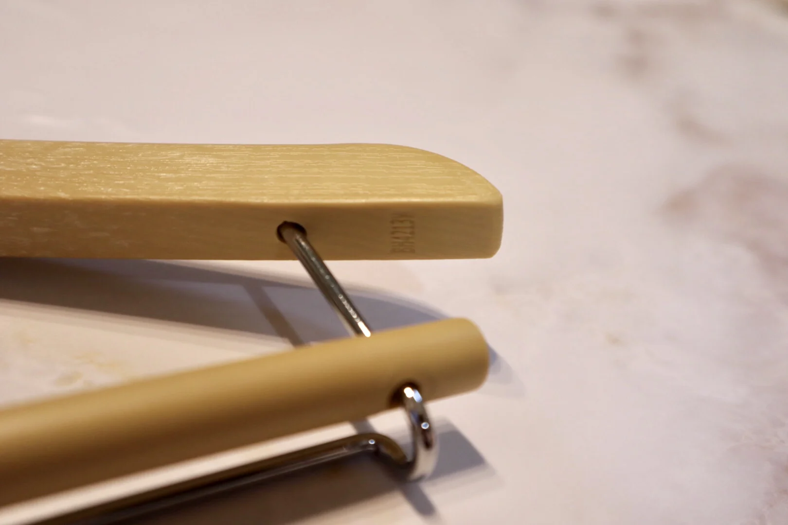 Wholesale three colors custom printed hangers coat for household