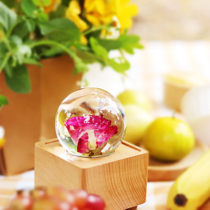 2023 New Year Romantic personalized Real Flower LED Crystal Ball Music Speaker Valentines day delivery Gifts For her a Girl