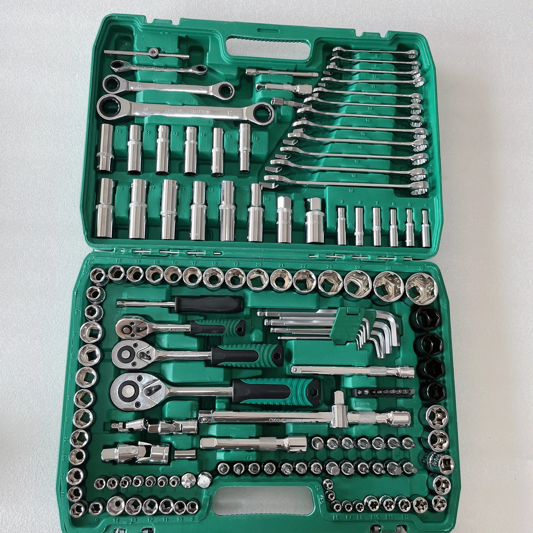 150 Pieces Mechanic Socket Wrench Mechanic Tool Sets Box For Automobile Repair