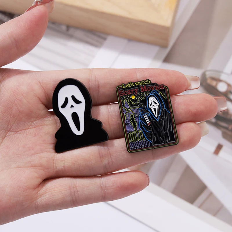 Halloween Badges Horror Pin Brooch Cute Movie Metal Lapel Pins for Backpacks Brooches Fashion Jewelry Accessories Gifts