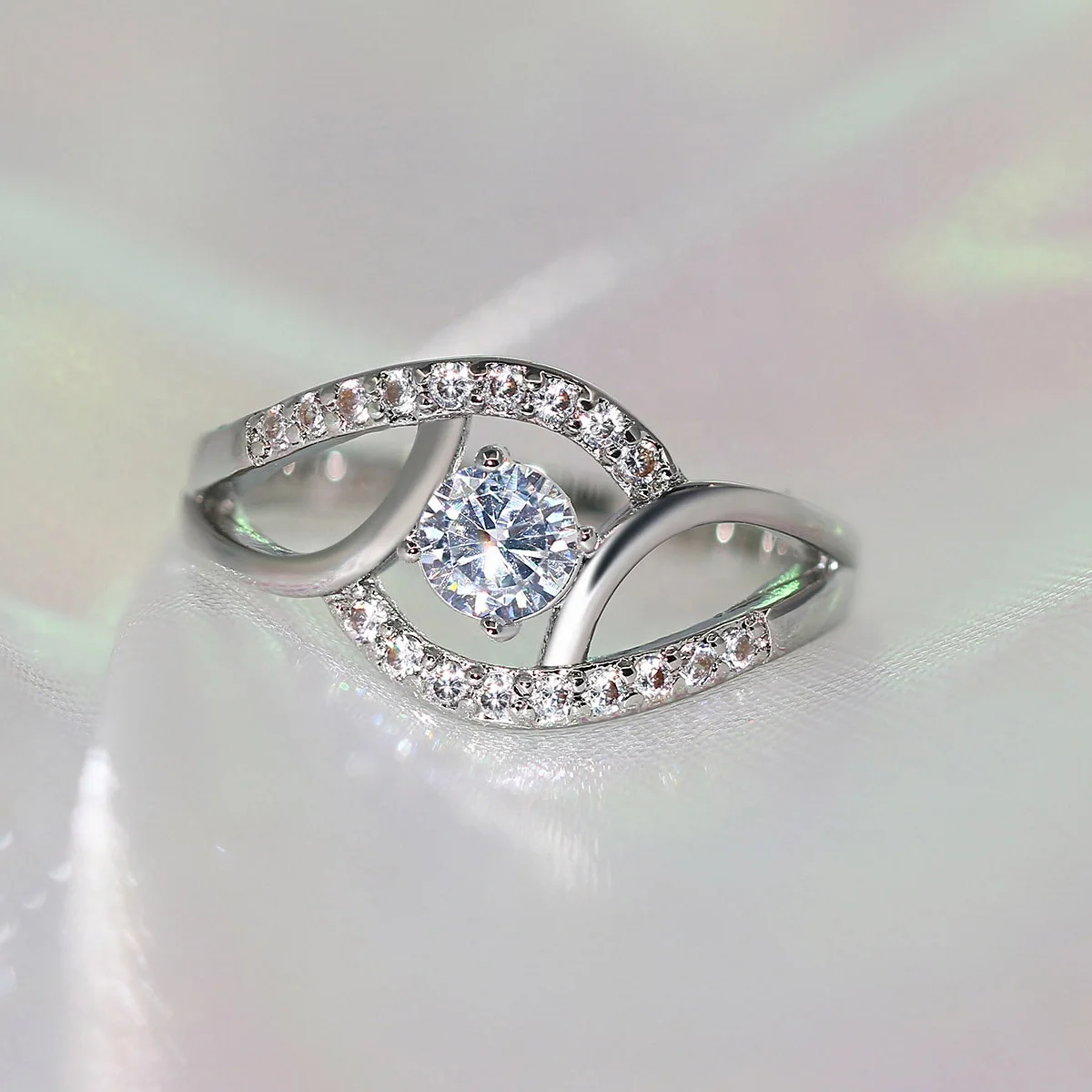 Affordable Stock Products 18K White Gold Plated 4.5mm Cubic Zirconia Marriage Wedding Ring R508