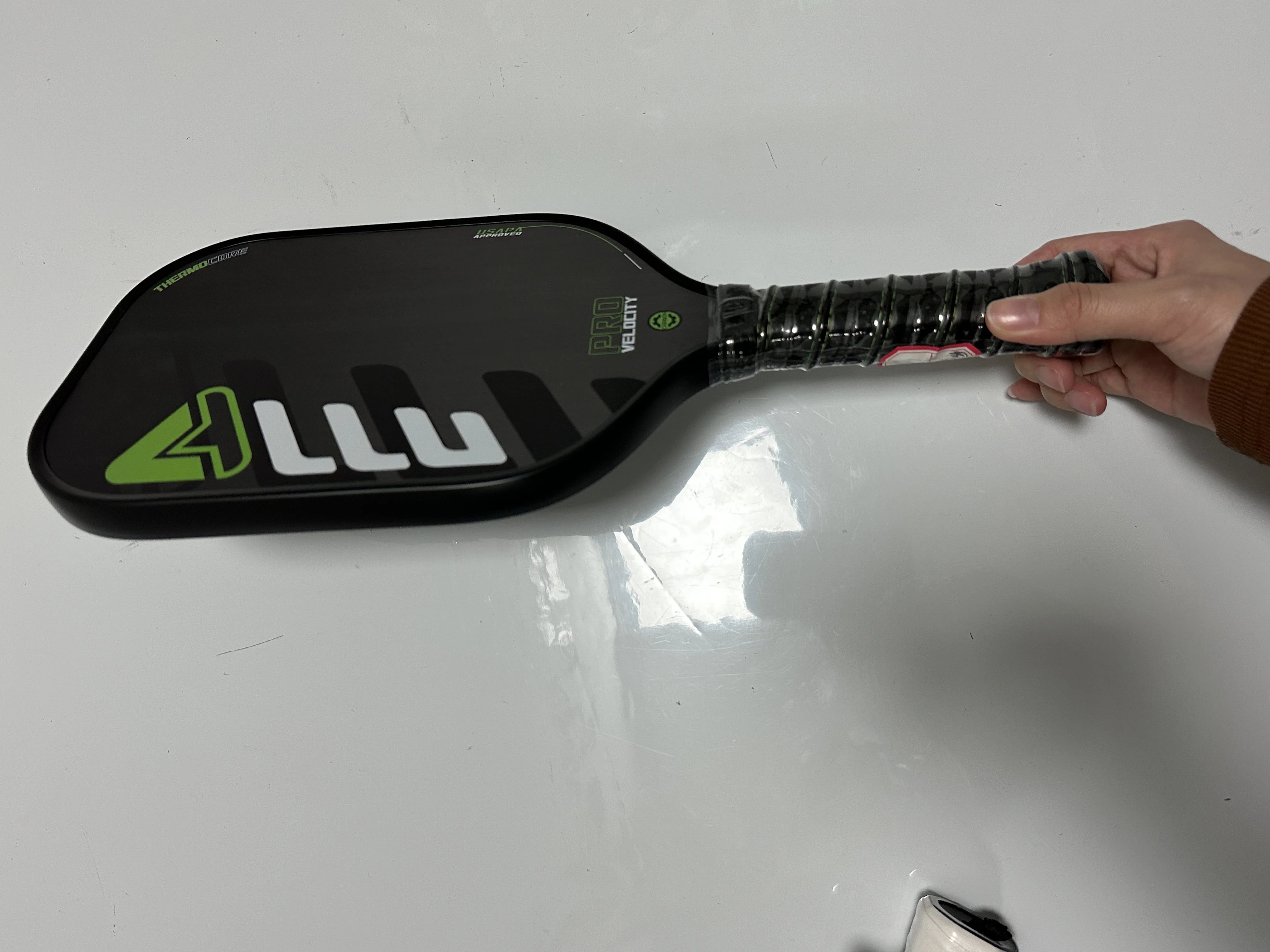Custom Thermoformed T700 raw carbon fiber pickleball paddle