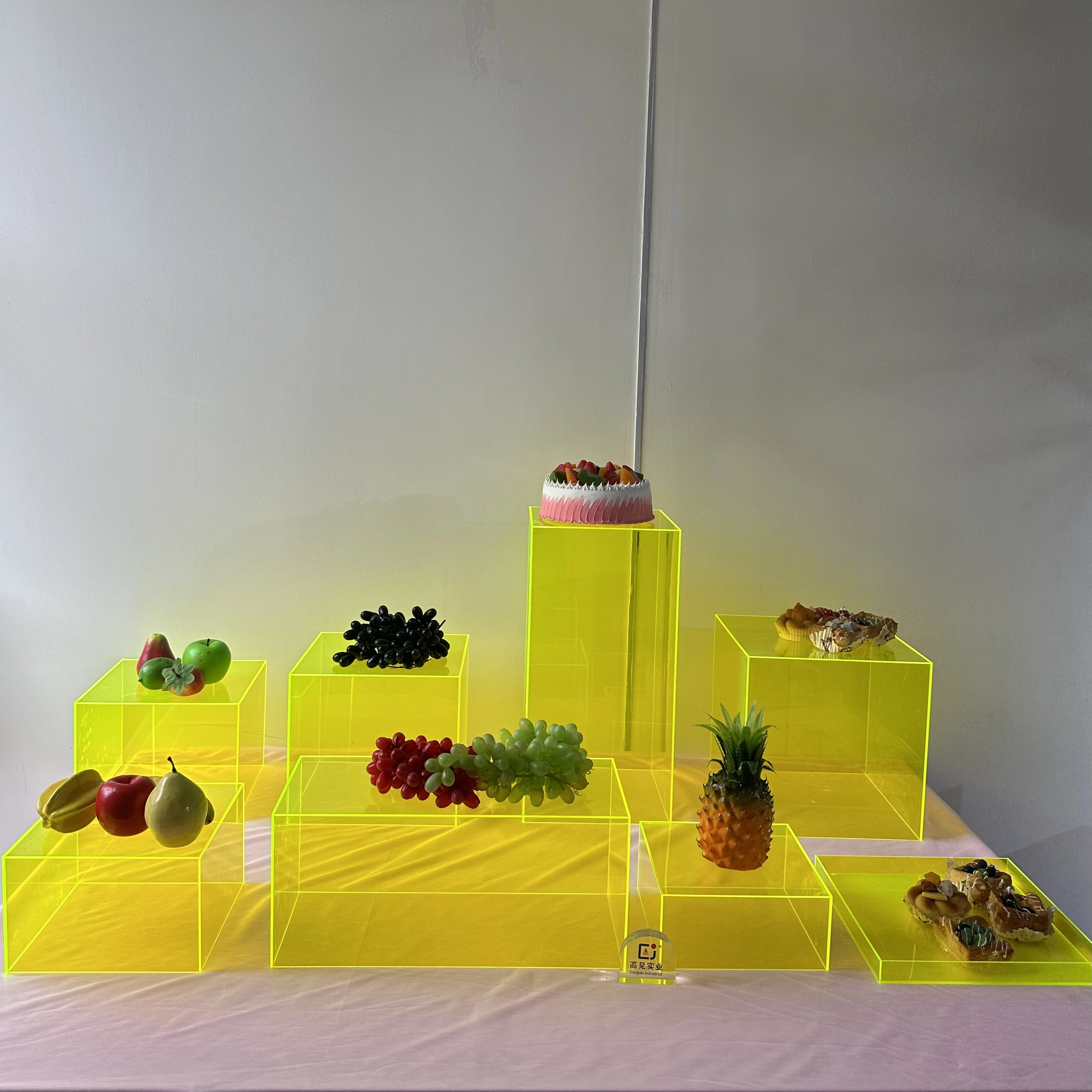 Gaojian Colorful Acrylic Nesting Cube Lucite Cake Stand Pedestal Box Display Rack for Hotels & Restaurants Food Risers & Shelf