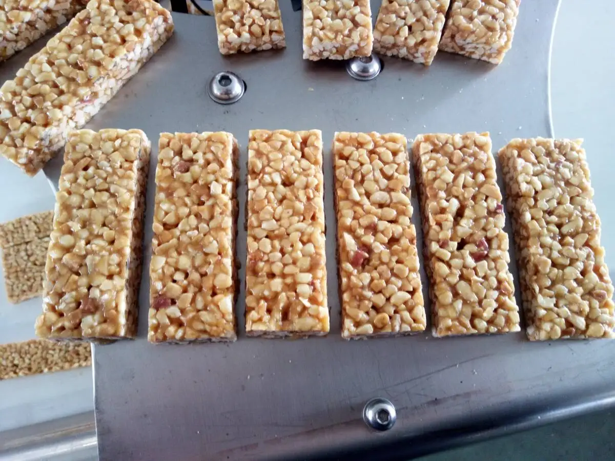 Factory direct price Nut Sesame Bar Cutting Making Machine Peanut Candy Cutting Machine