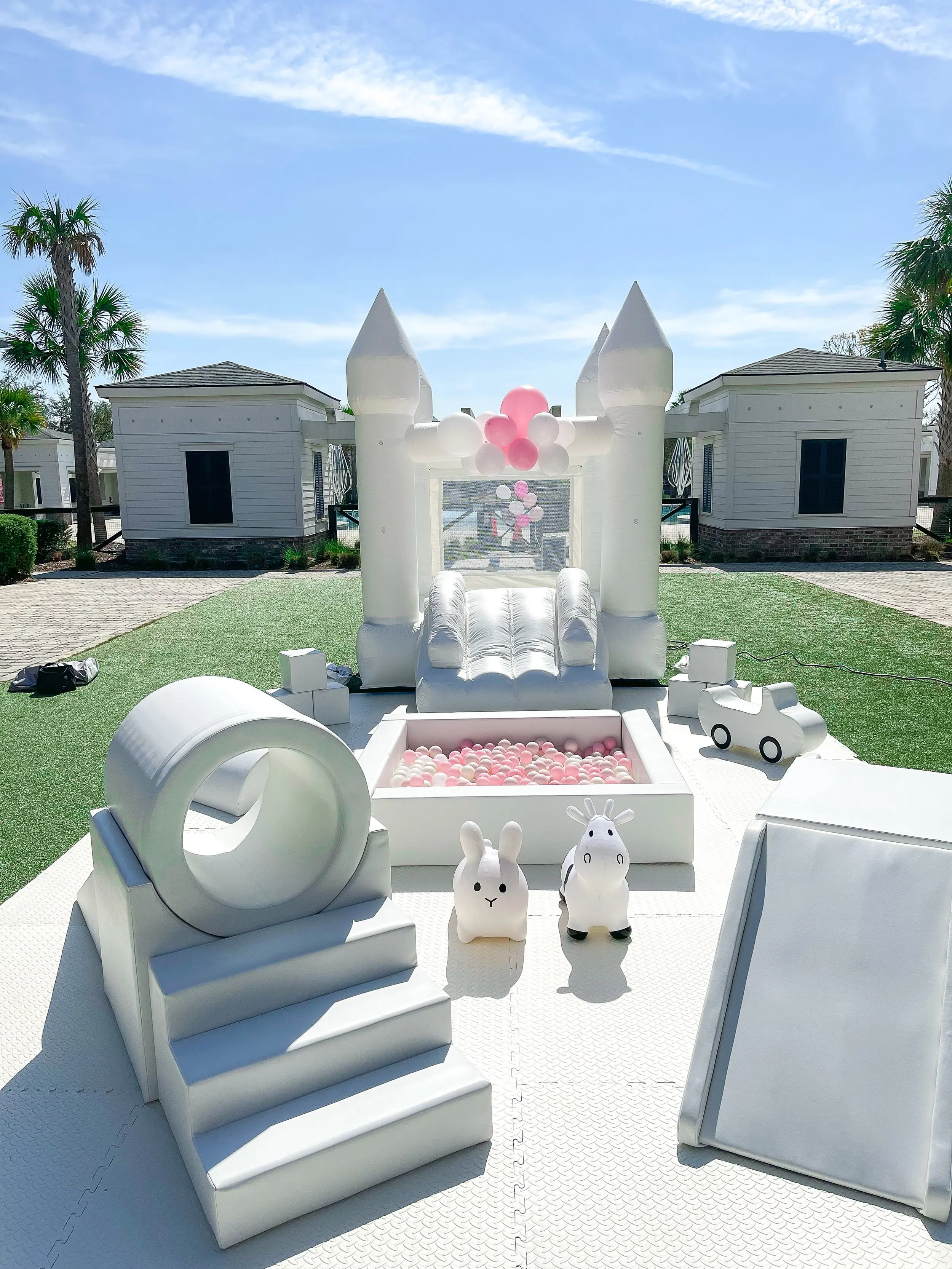 Party Rentals Animal Hoppers Ball Pit Bounce House Portable Mobile White Toddler Kids Soft Play Equipment Indoor Playground