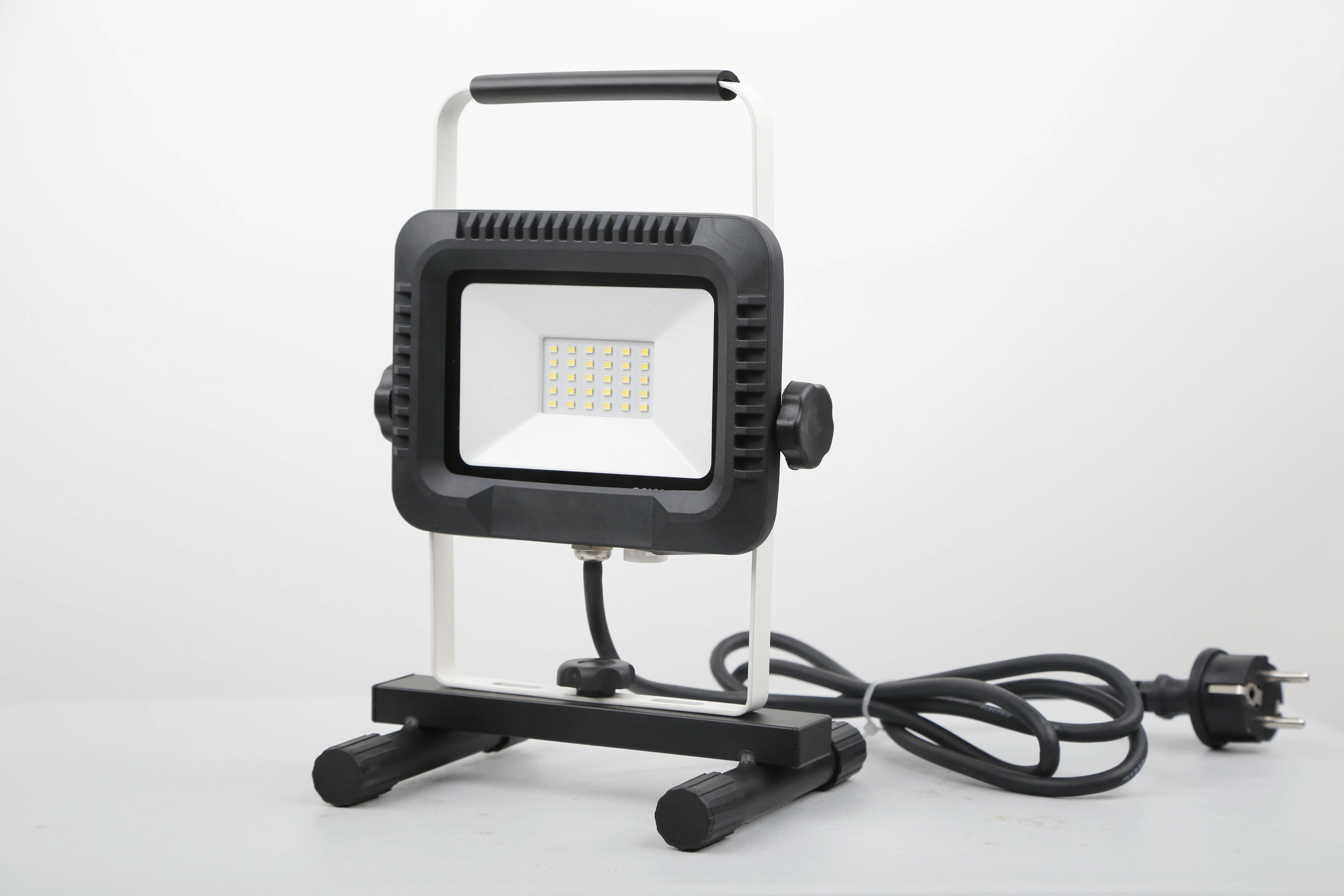 China suppliers Waterproof 30W LED Flood Light Portable SpotLight Floodlight Outdoor Miner lamp Work Lamp