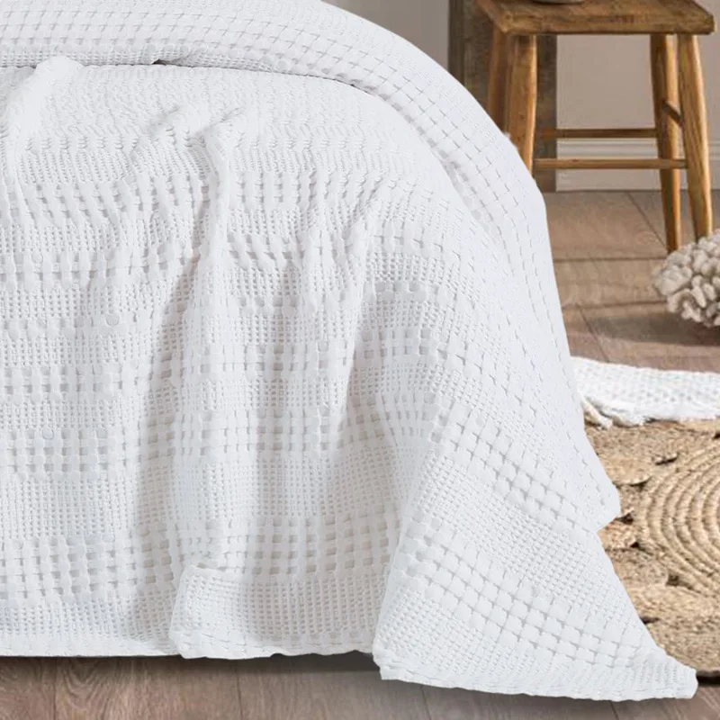 Dropshipping Animal cartoon print luxury skin soft plush neural wrap friendly bamboo lovey adult towel blankets