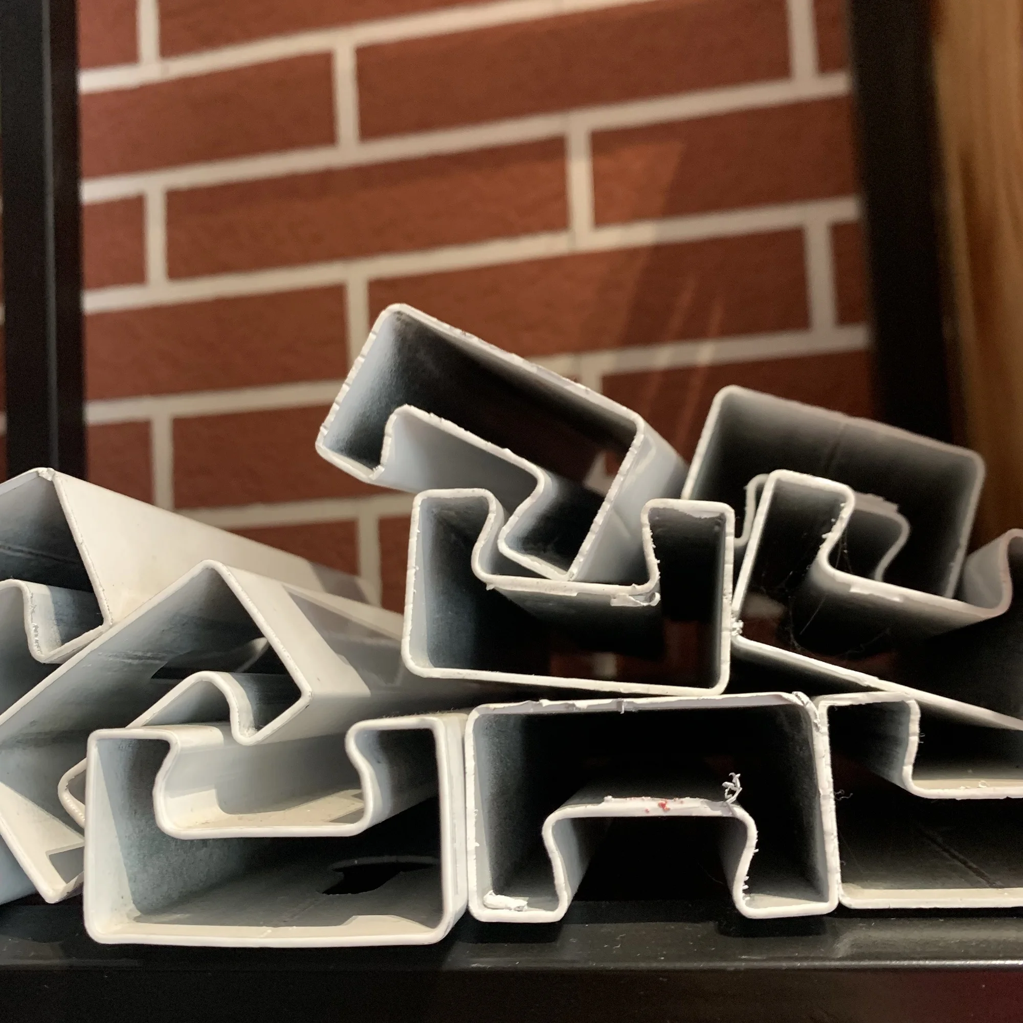 MYXL Hot Dip Galvanized Lock Channel and Zigzag for Fixing Film