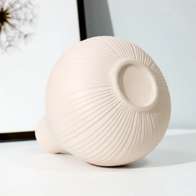 YBH Modern Simple Decorative Table Vase Elegant Plain Ceramic Porcelain Vases For Office Wedding Centerpiece Vase