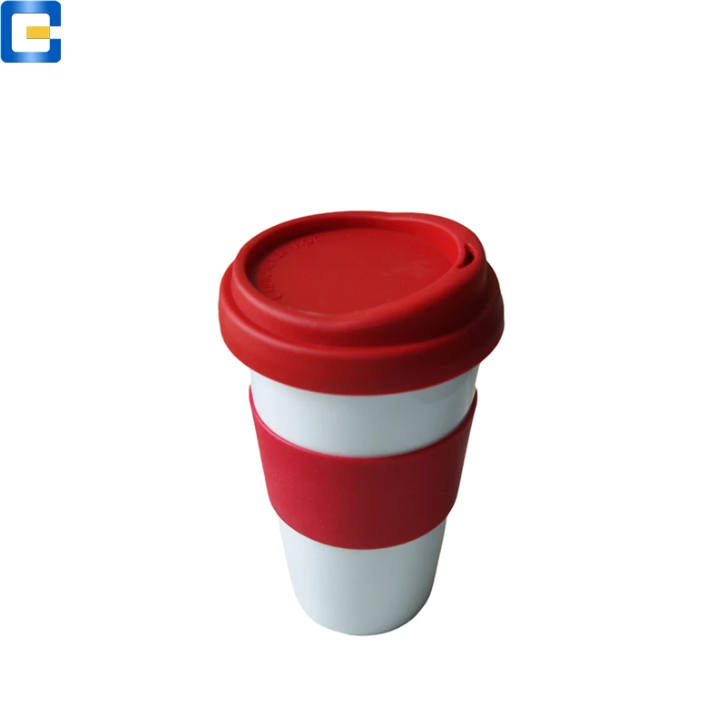 Сделано в Китае, Заводская многоразовая кофейная белая керамическая чашка с крышкой и силиконовым рукавом