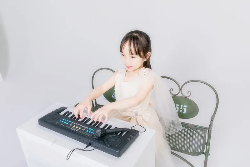 Toy Music Keyboard Instruments 37 Keys Toy Piano Electronic Organ Digital Keyboard Toy Synthesizer with Microphone for Kids