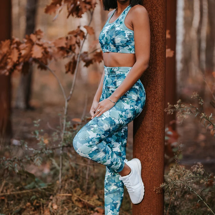 240gsm Green Camo Allover Printed Polyester Spandex Training Running Yoga Bra And High Waist Shorts 2-Piece Set