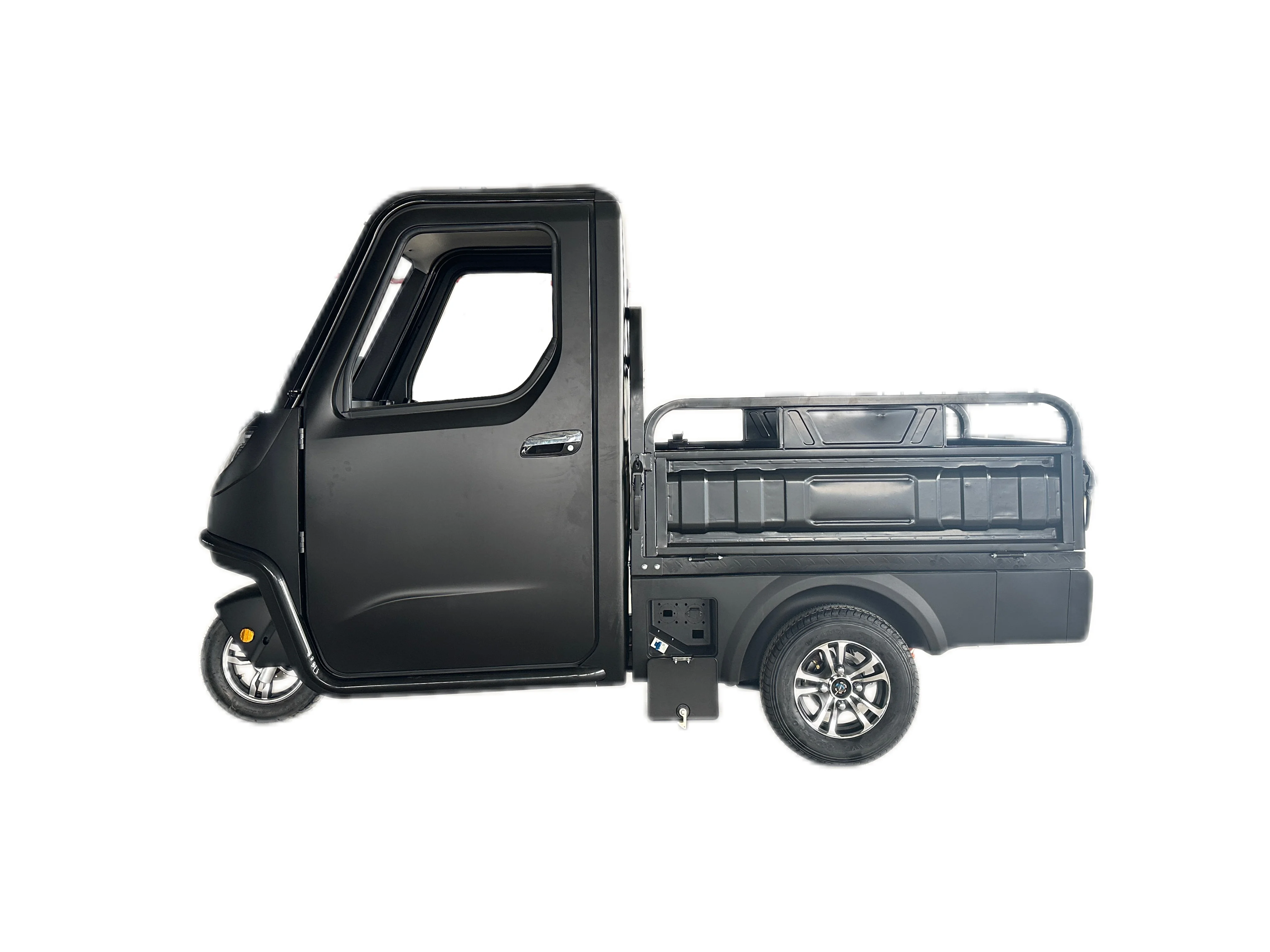 2024 cabin tricycle  enclosed tricycle for cargo with 2 doors