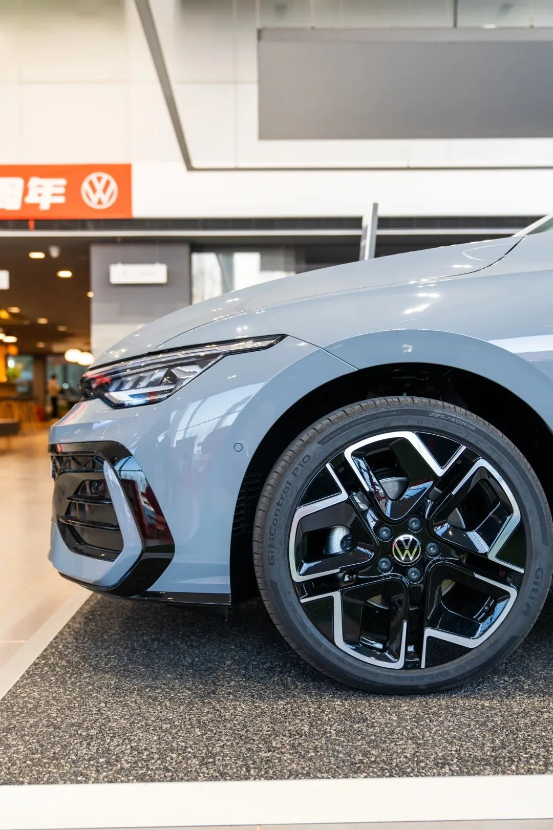 Vw golf mk8 2025 300tsi dsg r-line 1 5 t турбо автоматический седан новый автомобиль vw 8 бензиновый сделано в Китае