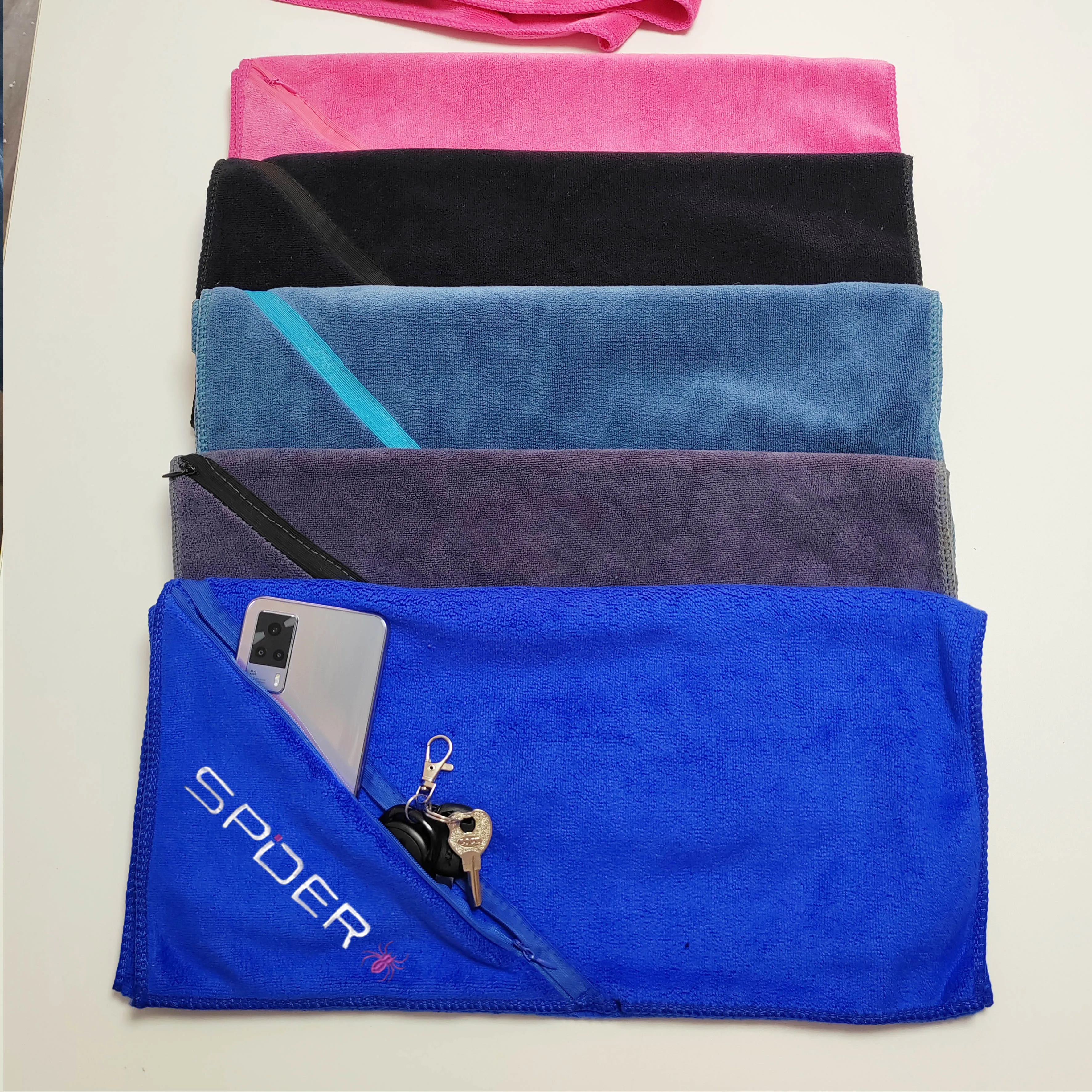 gym towel custom design logo salon sport fitness weight bench towel with hood zipper pocket logo embroidery Sport Gym Towel