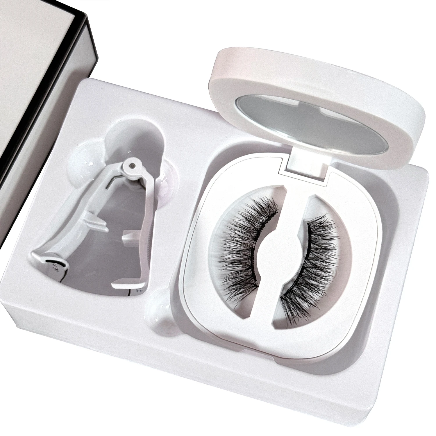 New Easy to Wear Quantum Magnetic Lash Magnetic Soft Eyelash no GLue no Eyeliner with Applicator without Glue
