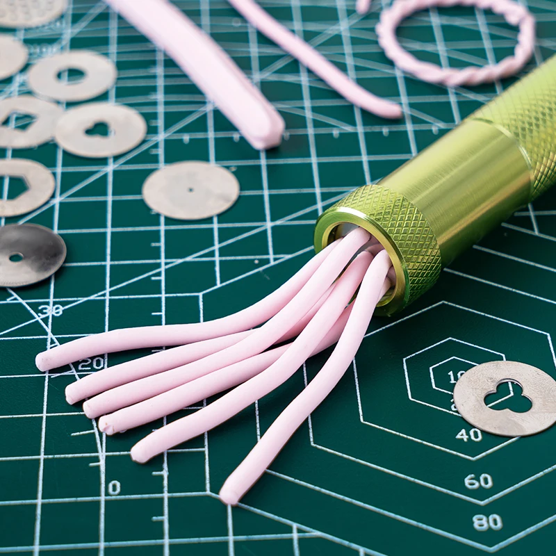 Stainless Steel Fondant Extruder Rotating Squeezer Sculpture DIY Handmade Clay Sugar Cake Sculpture Polymer Baking Tools