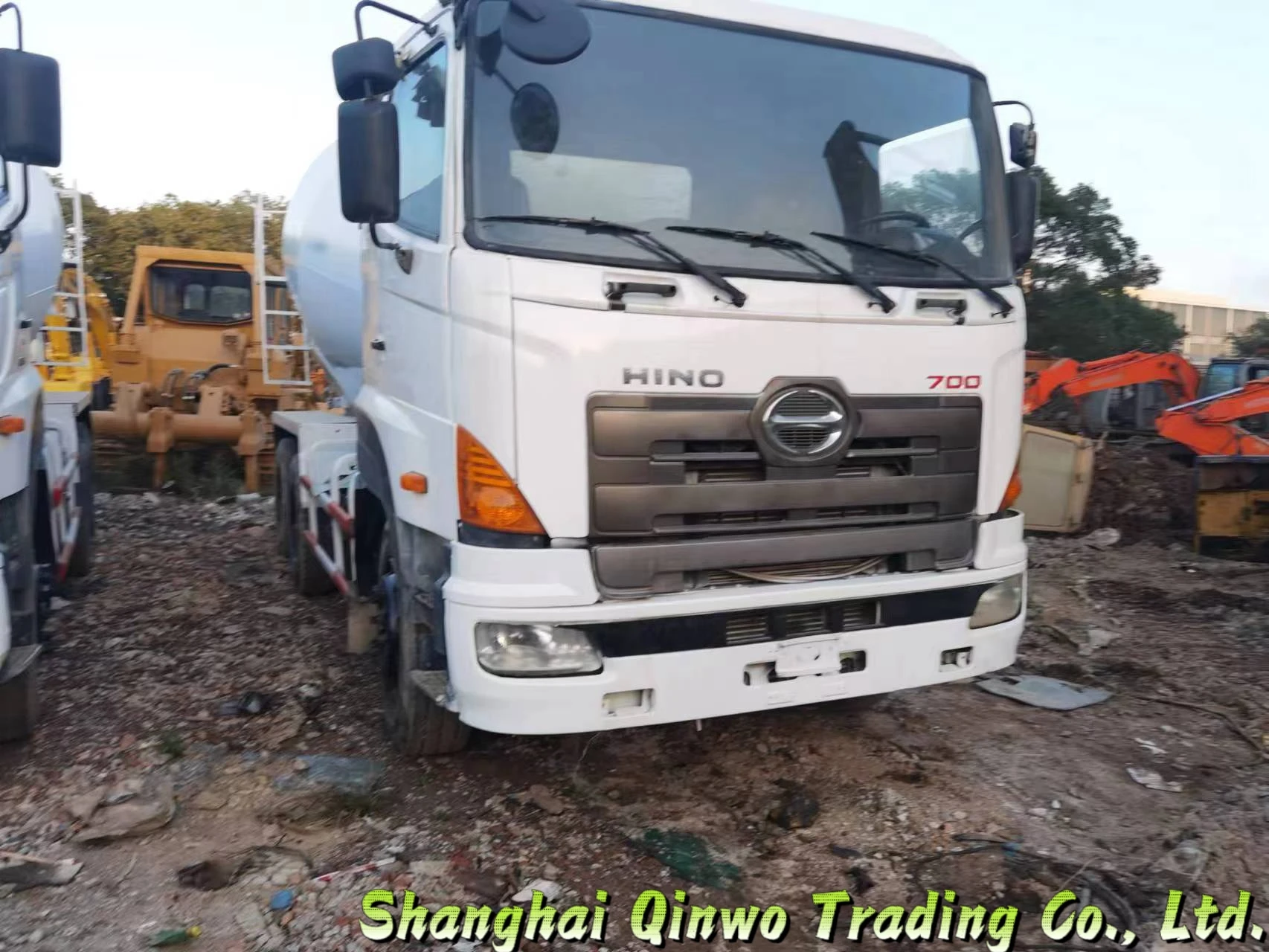 Hino 700 3.5 m3 Mobile Self Loading Concrete Mixer truck/ Japan Made Used Hino 700 Concrete Mixer with Good Engine for Sale