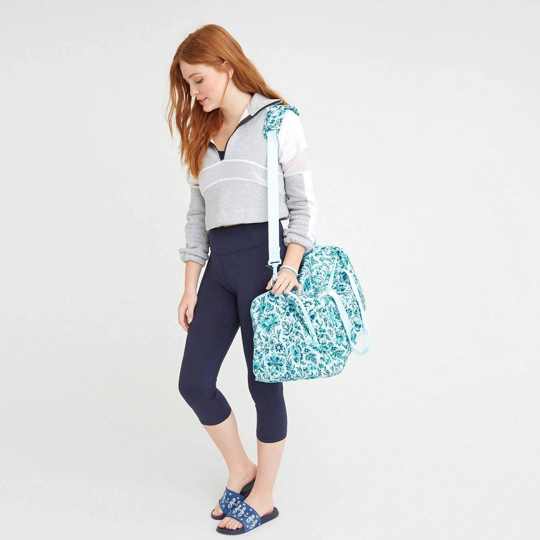 Custom Portable Waterproof Ladies Travel  Gym Tote Duffle Bag Outdoor Sports Duffel Bag with Shoes Pocket