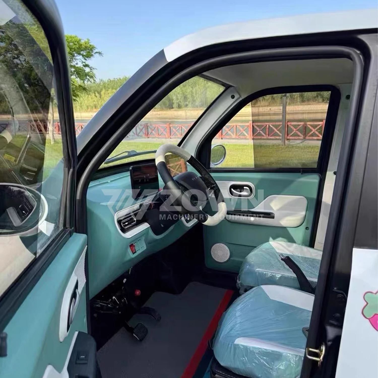 Hot Sales Customization Mini Electric Cars 4 Seater Mini Car Electric Car