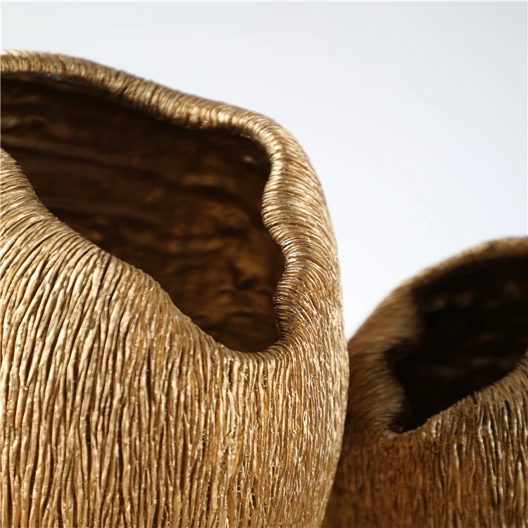 Wholesale elegant luxury unique design tabletop resin vase for home decor