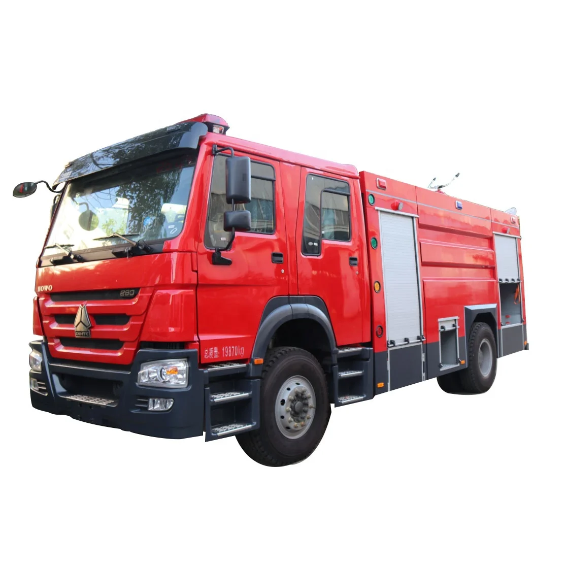 High quality SINOTRUCK 4x2 light duty fire fight truck with water pump truck water tanker and spring nozzle