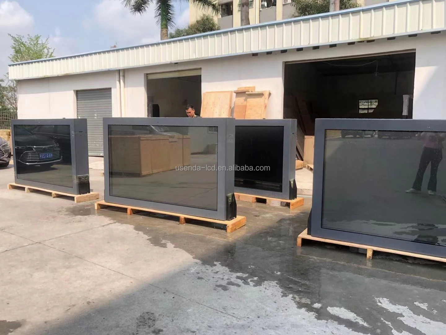 Waterproof TV 65 75inch 4K Capacitive Touch Screen Outdoor IP65 Android LCD Display Advertising Billboard Digital Signage