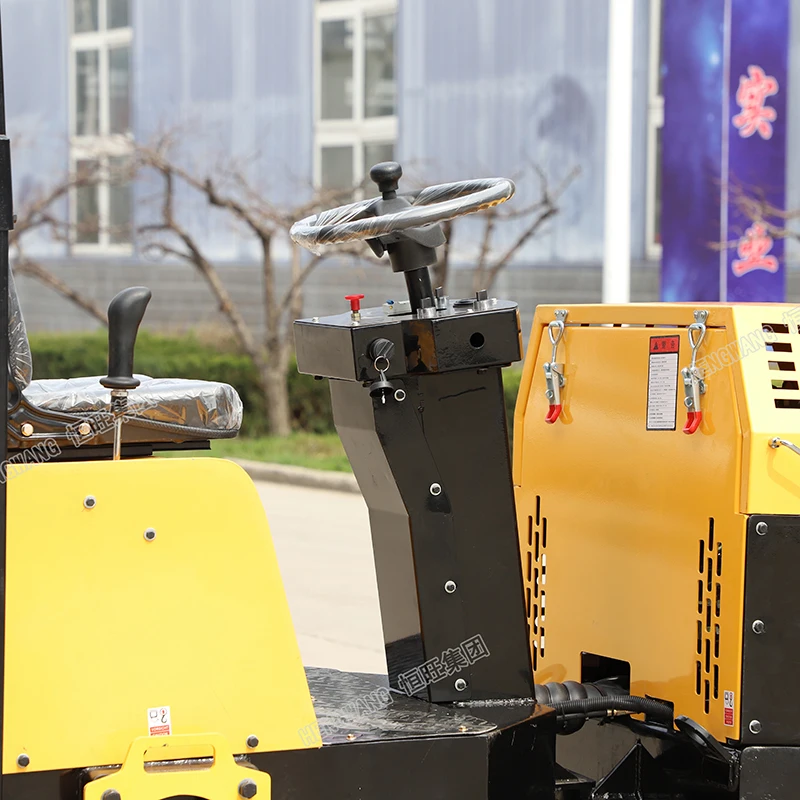 HW-JS700A Model High Efficiency 720KG Ride on Diesel Type Double Drum Road Roller