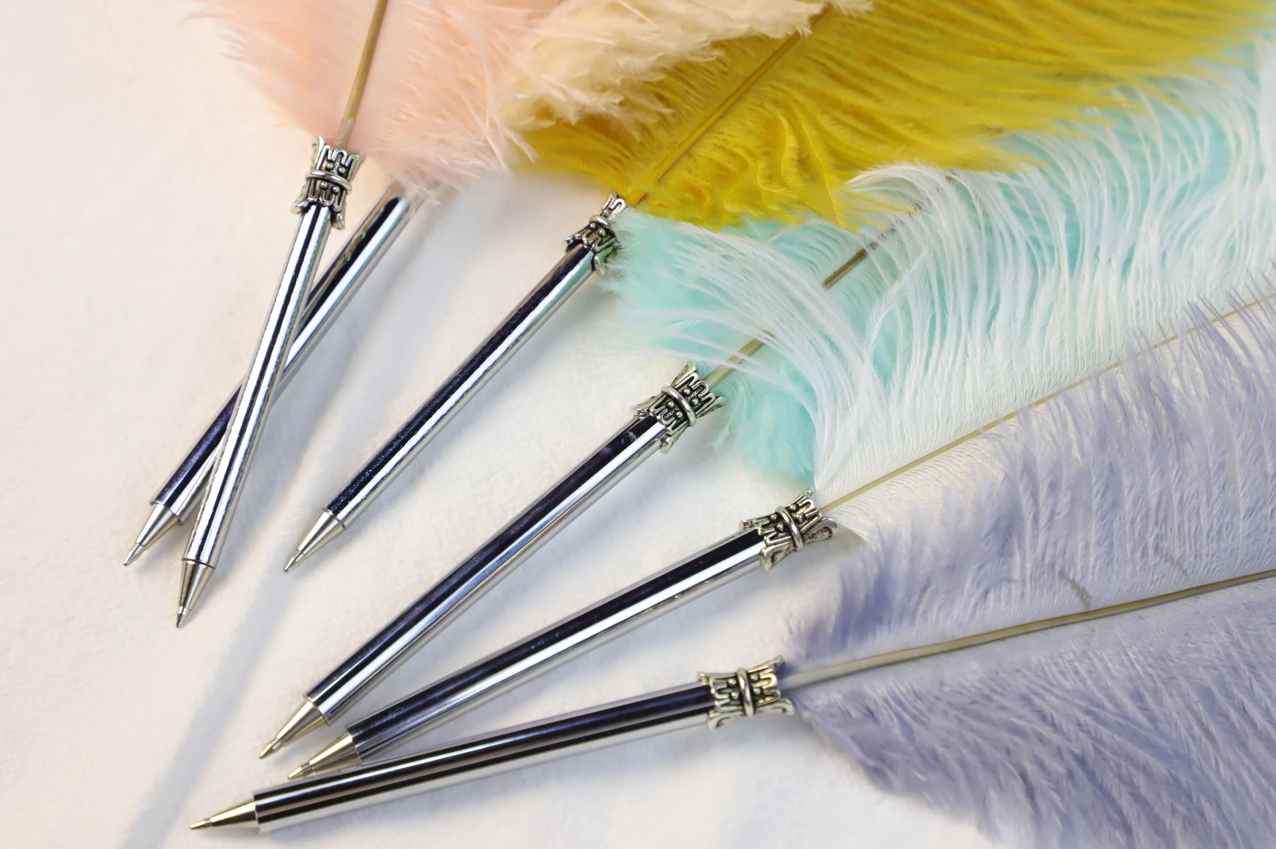 Factory Price Natural Real Calligraphy Feather Ballpoint Pen Ostrich Feather Support Custom for Wedding