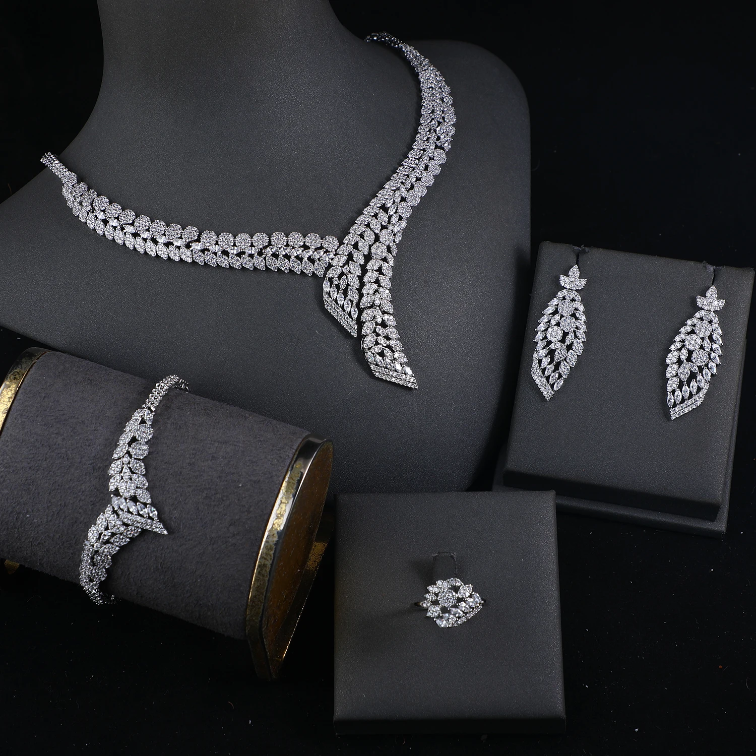 High Quality Shiny CZ Zircon Big 4Pc Jewelry Sets Luxury Necklace Set Indian Bridal Dubai Wedding Jewelry Sets