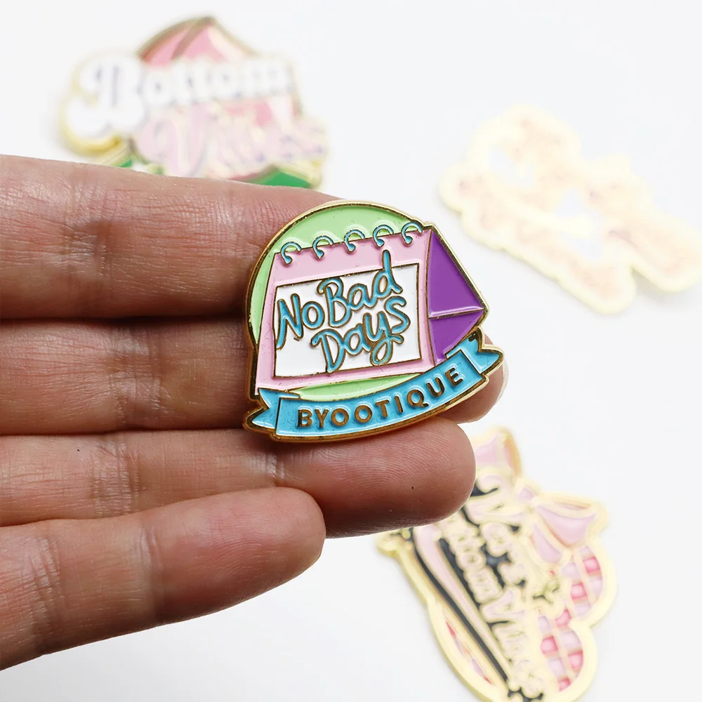 Wholesale Hat Badge Lapel Pins Gold Metal Soft Enamel Zinc Alloy Hard Crafts for Souvenir