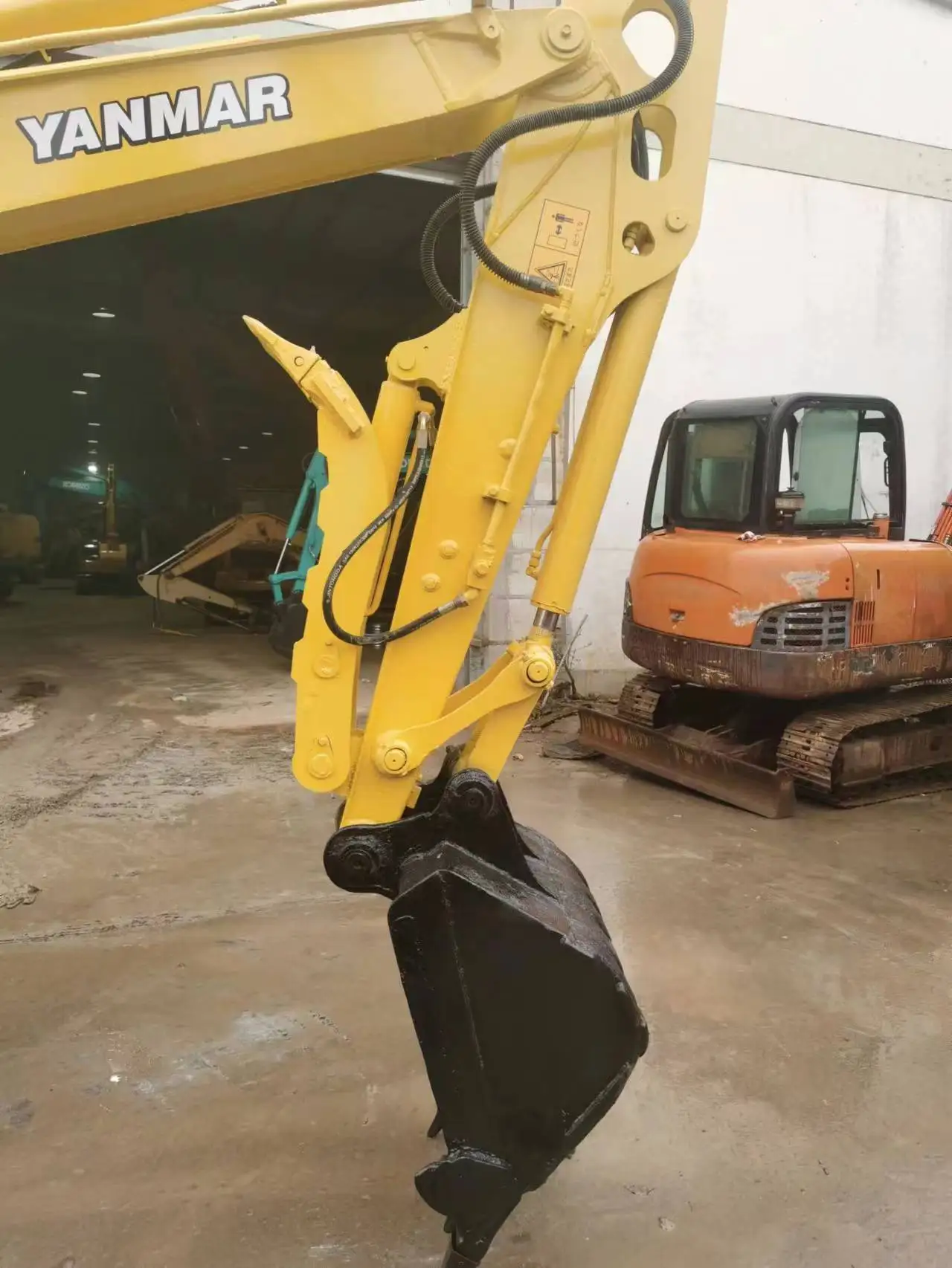 EPA Small Excavator Used Mini Excavator With Thumb For Sale in Shanghai