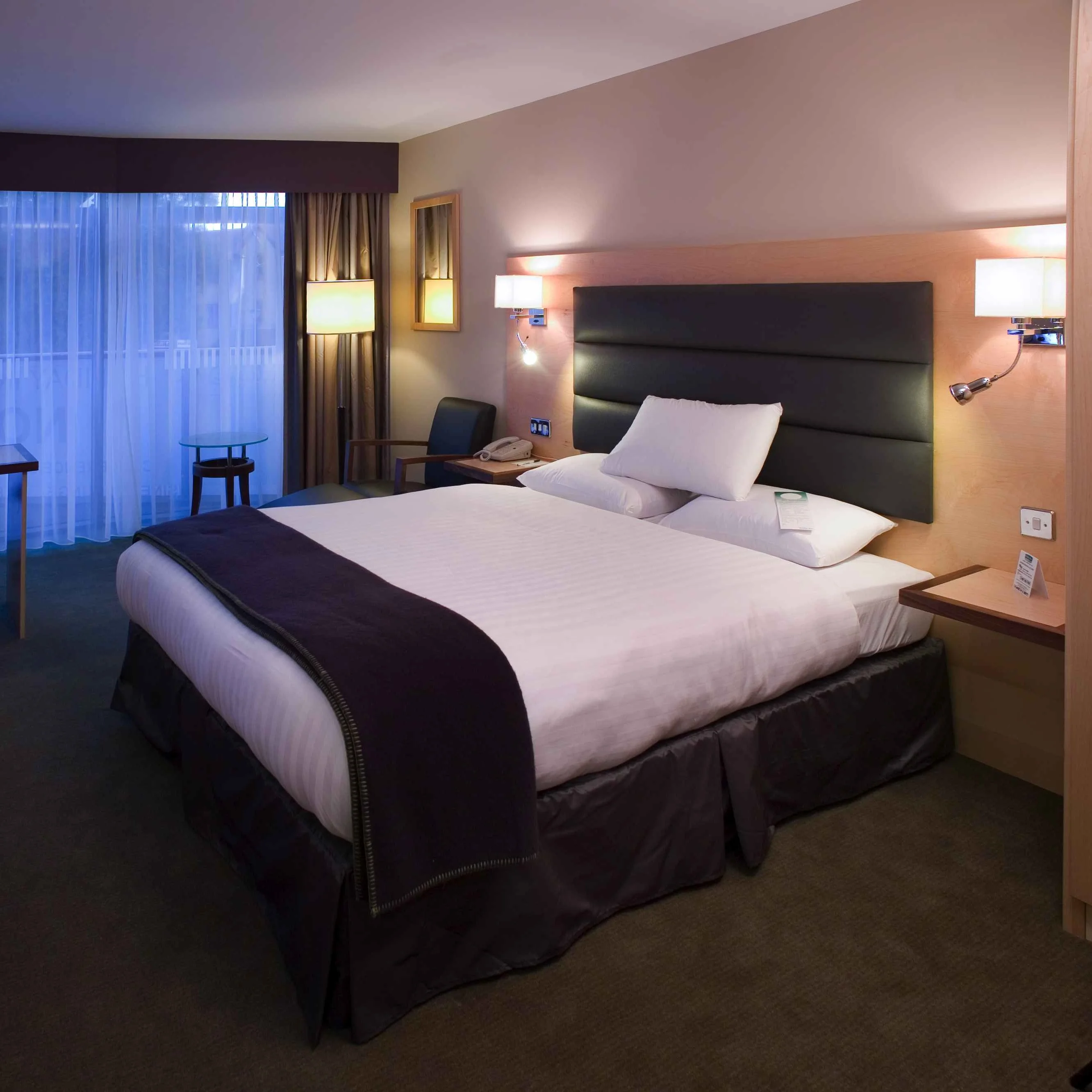 New Top Quality One Stop Solution Light Color Dubai  Fittingsure For Hotel Guest Room