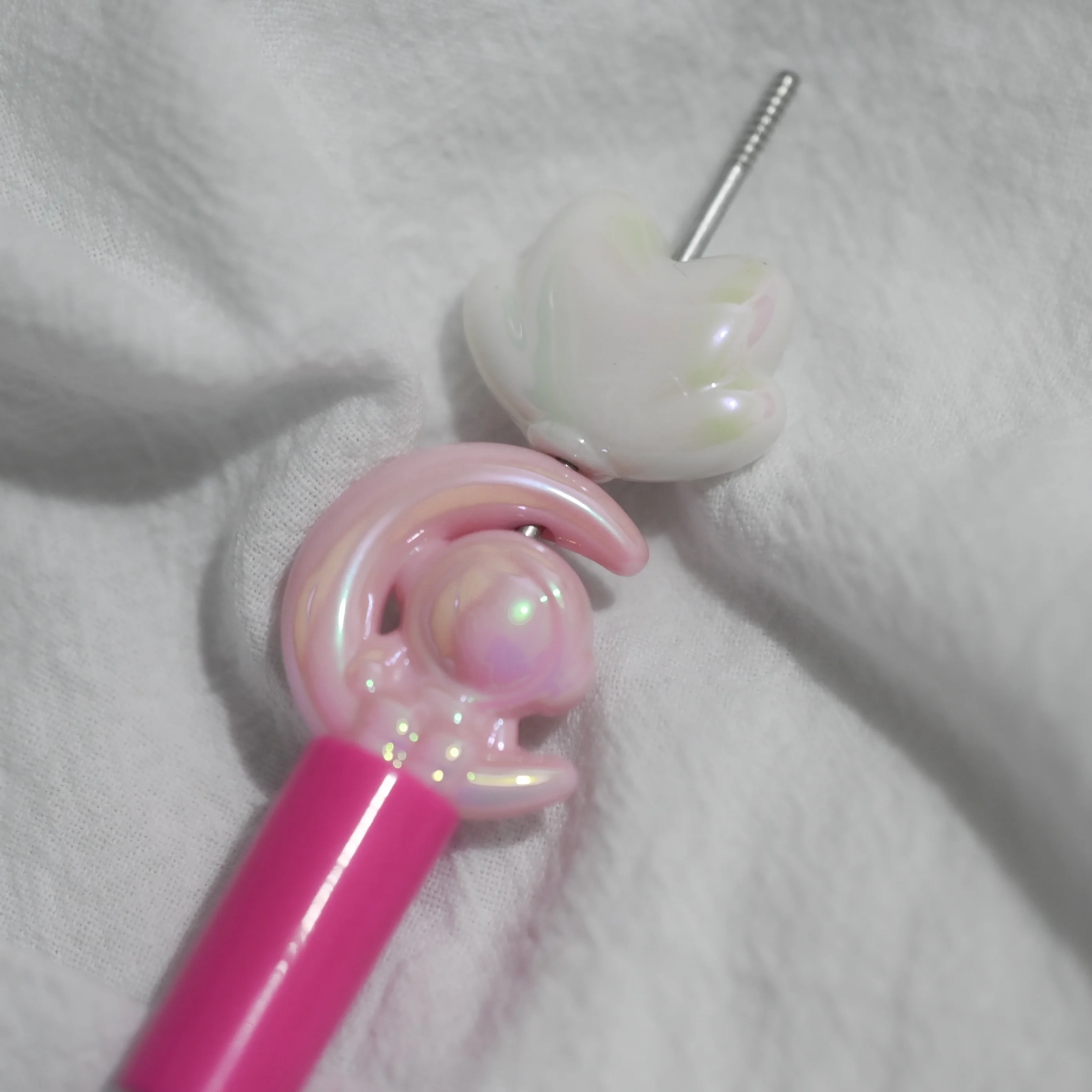 Acrylic cartoon astronaut moon landing alien bead vertical hole bead pendant DIY hand-painted bead pen car hanging accessory