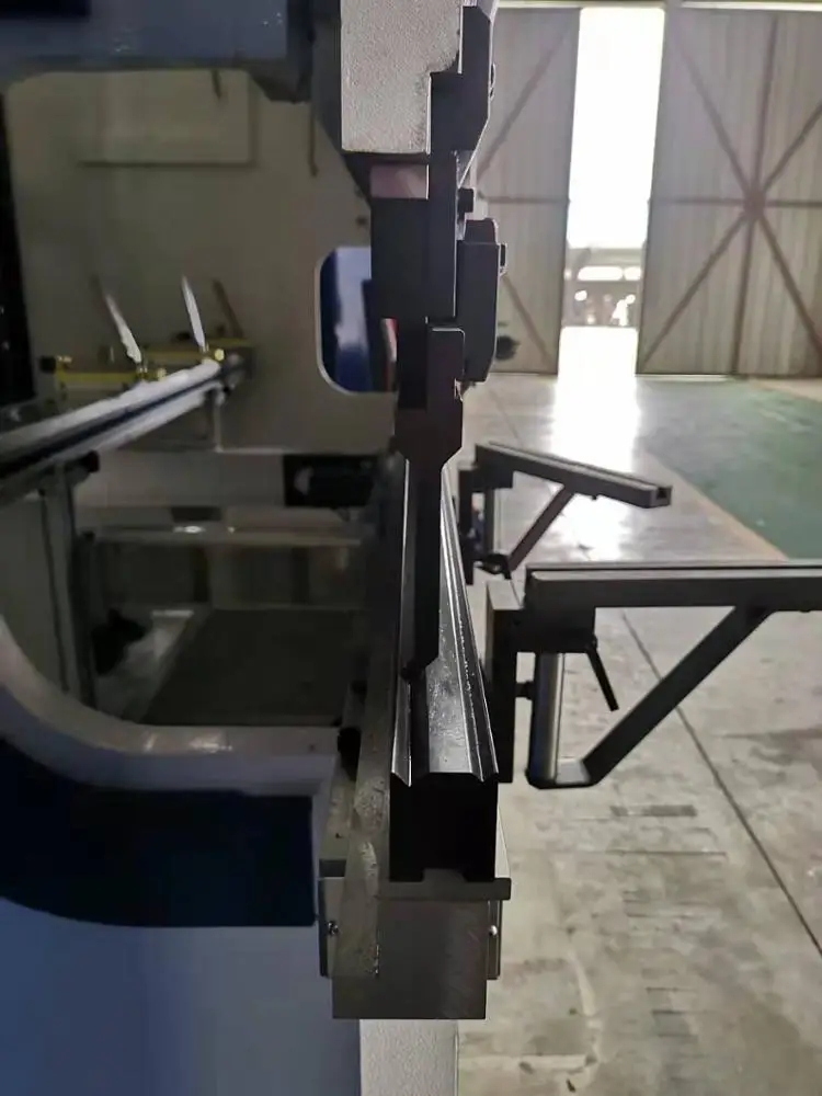 Factory Price Sheet Metal CNC Hydraulic Press Brake /Amada Bending Machine/Bender China Made