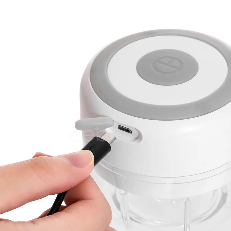 Manufacturer Mini Kitchen Tools HouseHold Cutting Slicer Food Processors Grinder Electric USB Wireless Garlic Chopper