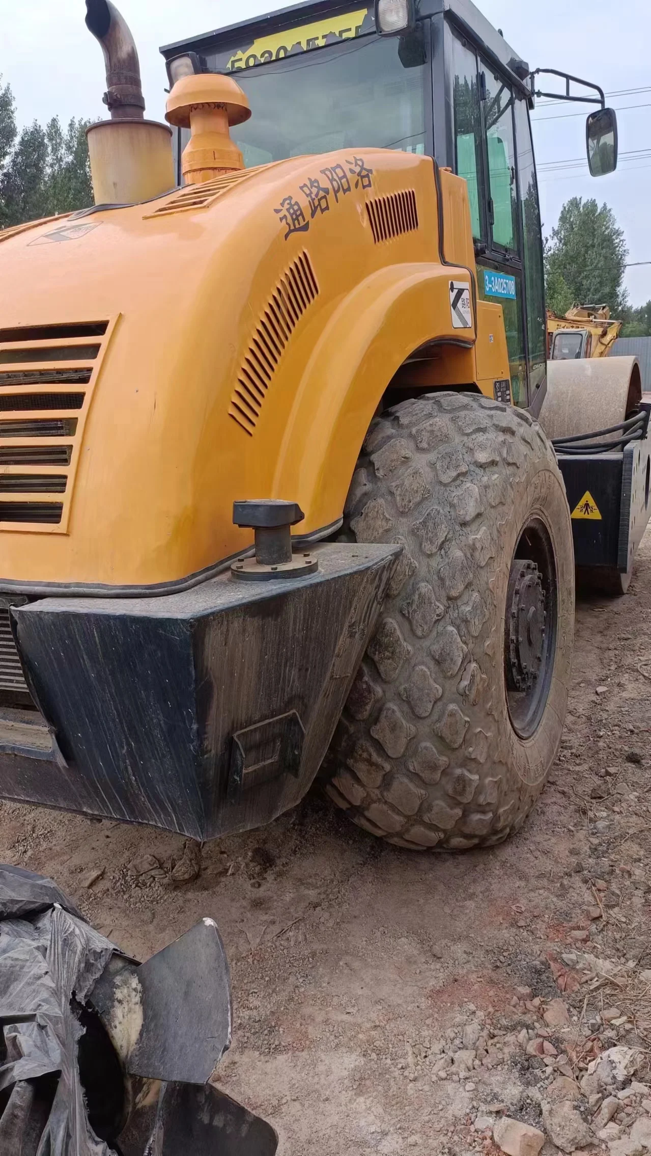High quality second-hand rollers LUOYANGLUTONG LT220B High quality road roller Vibratory roller