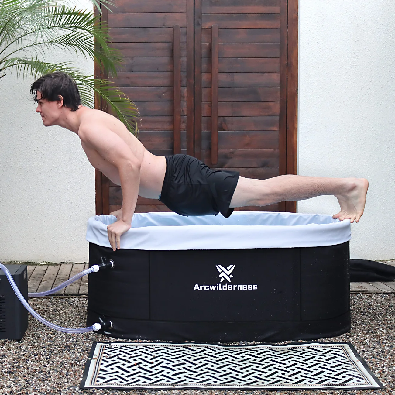 New Replaceable Inner Liner Design 6 Layer Oval Cold Plunge Anti-water Anti-air  leakage Ice Bath Tub Portable Ice Pod Barrel