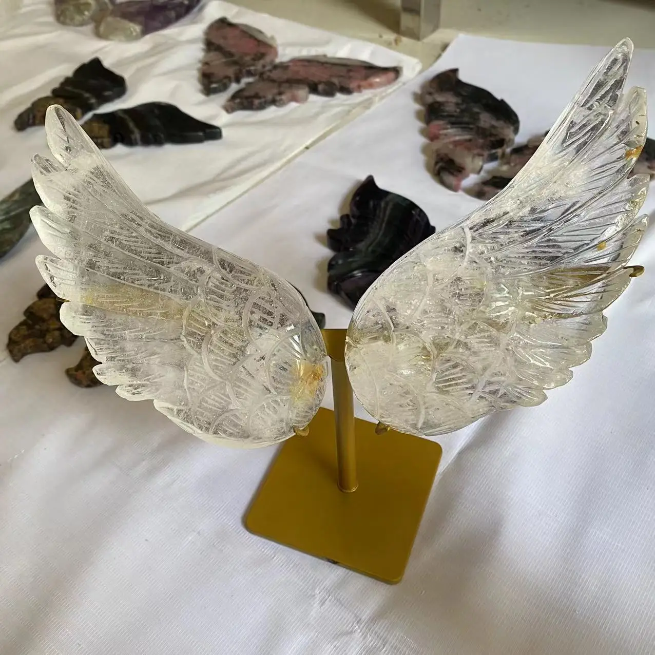 Factory Customization Natural Crystal Carved Crafts Clear Quartz Amethyst Rainbow Fluorite Angel Butterfly Wings For Decoration