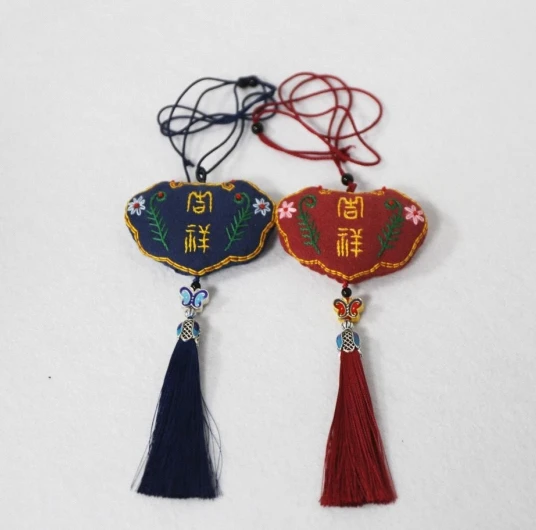 Jixiang Lock Hook Needle Fragrant Bag High Quality Handmade Artemisia Leaf Fragrant Bag Chinese Style Fragrant Bag Hanger
