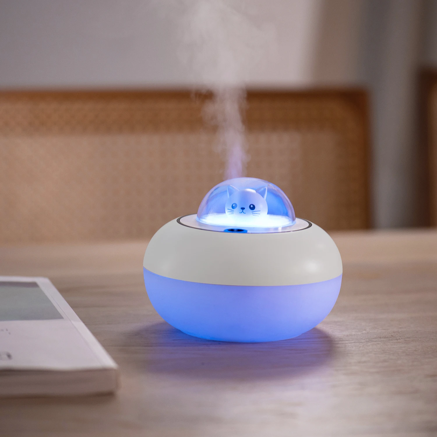 2021 New Round Cute Cartoon Cool Mist Humidifier Portable Usb Mini Car Air Ultrasonic Humidifier With Night Light