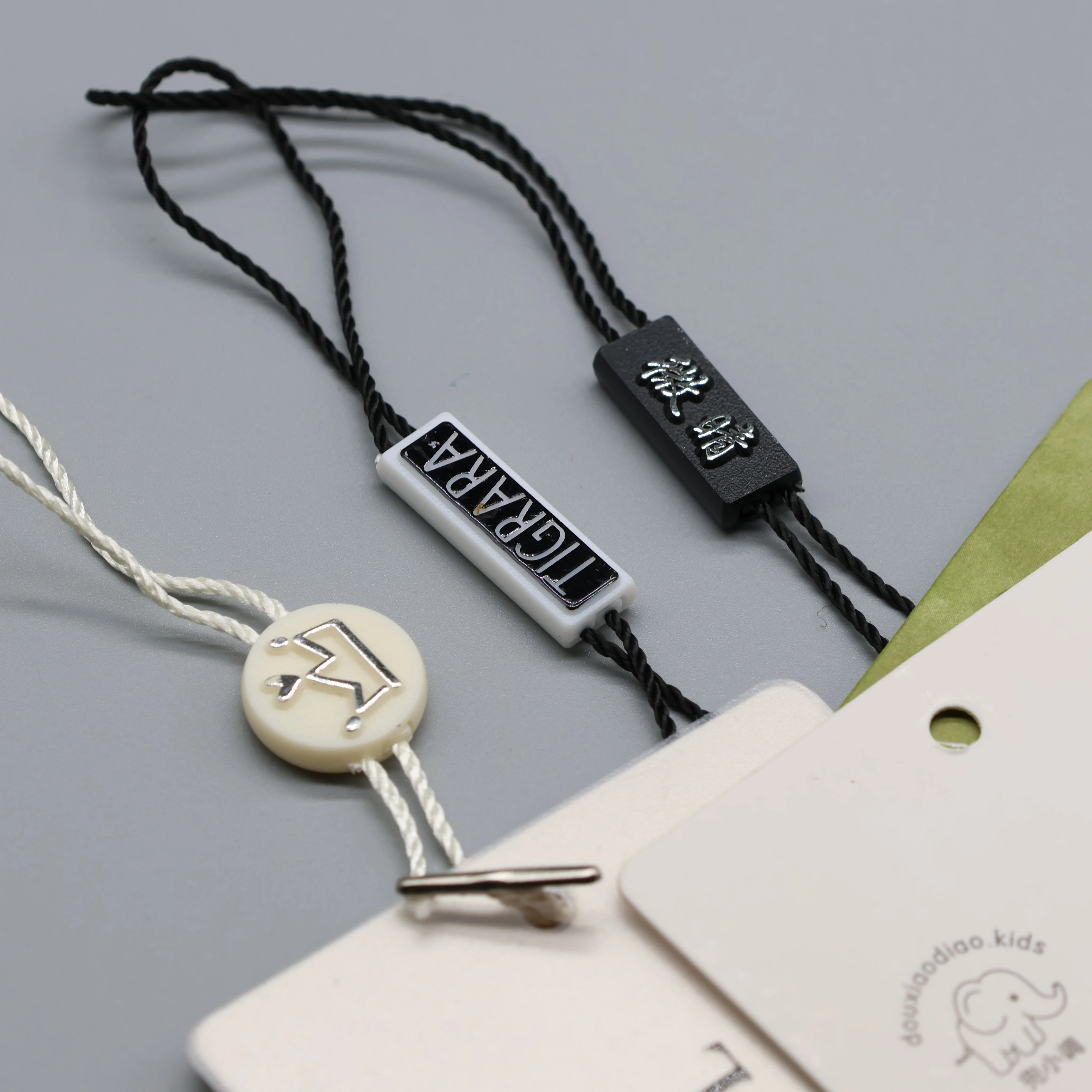 tags customised packaging personalized link bratari eco-friendly hangtags retail price hang tag string