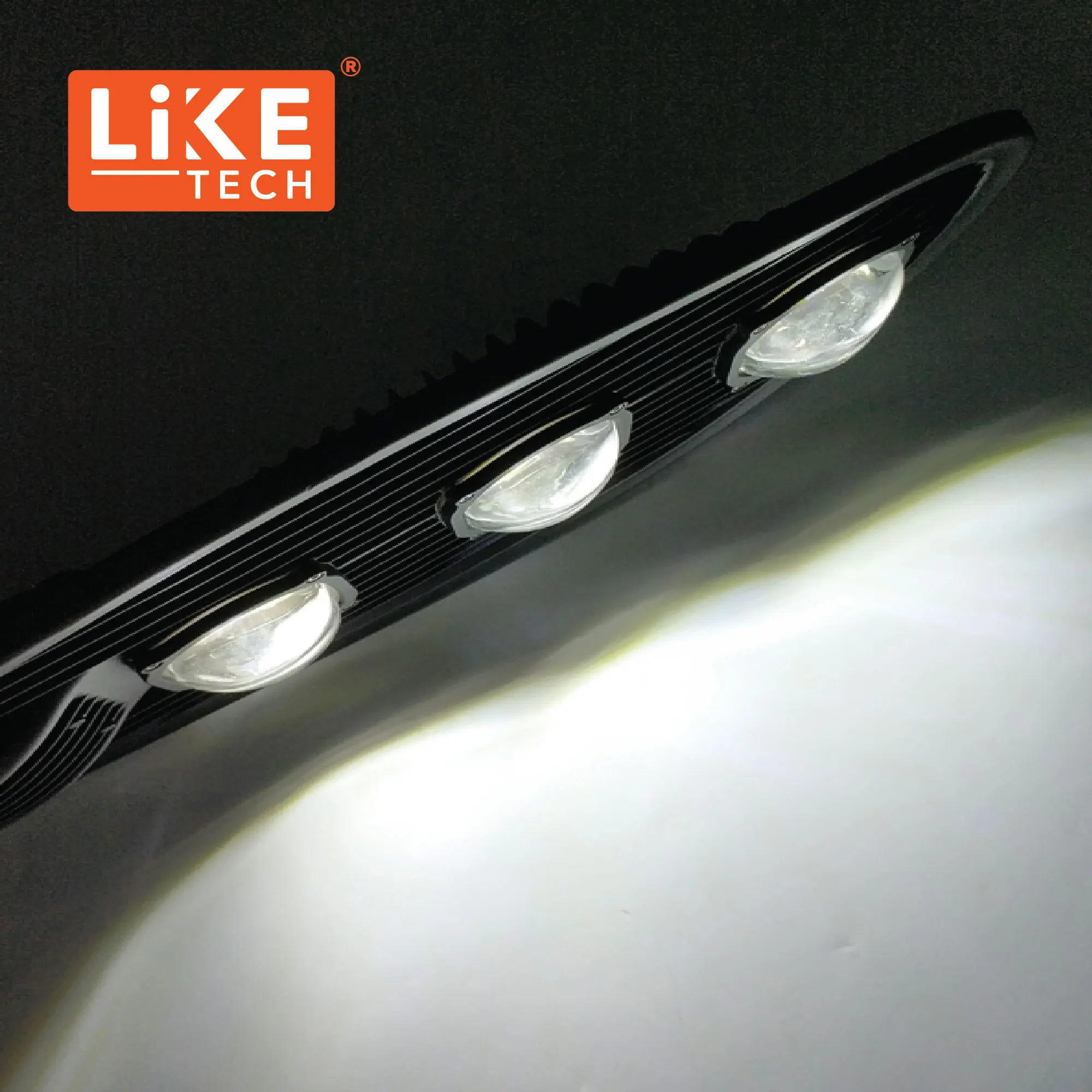 LikeTech Solar LED Light 100W200W300W400W500W IP65 New Lithium Iron Phosphate Battery Outdoor Lighting Solar Led Street Light