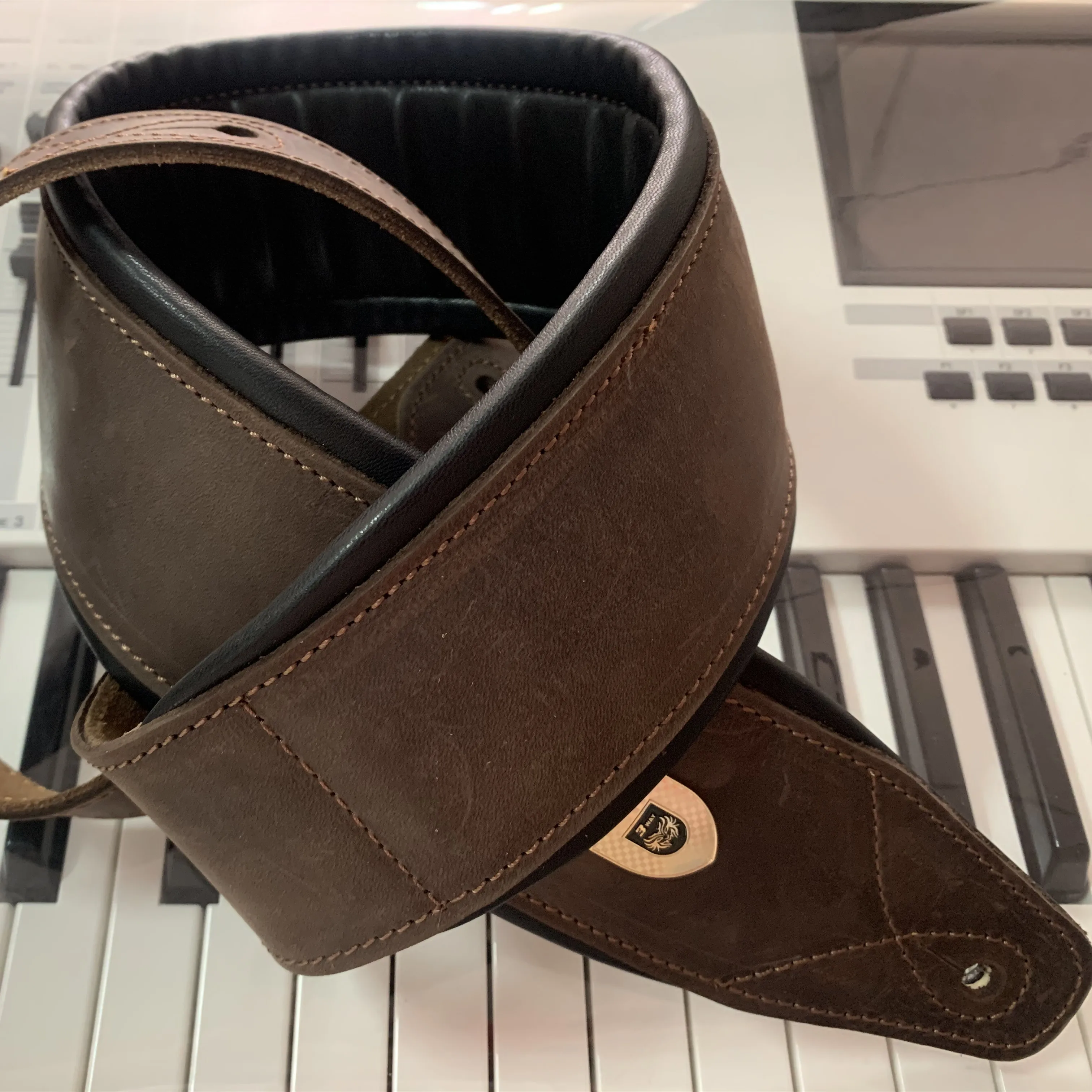 Солдатиком из кожи с натуральным лицевым покрытием из воловьей кожи мягкие гитарный ремень для электрической бас-гитары регулируемый ремень