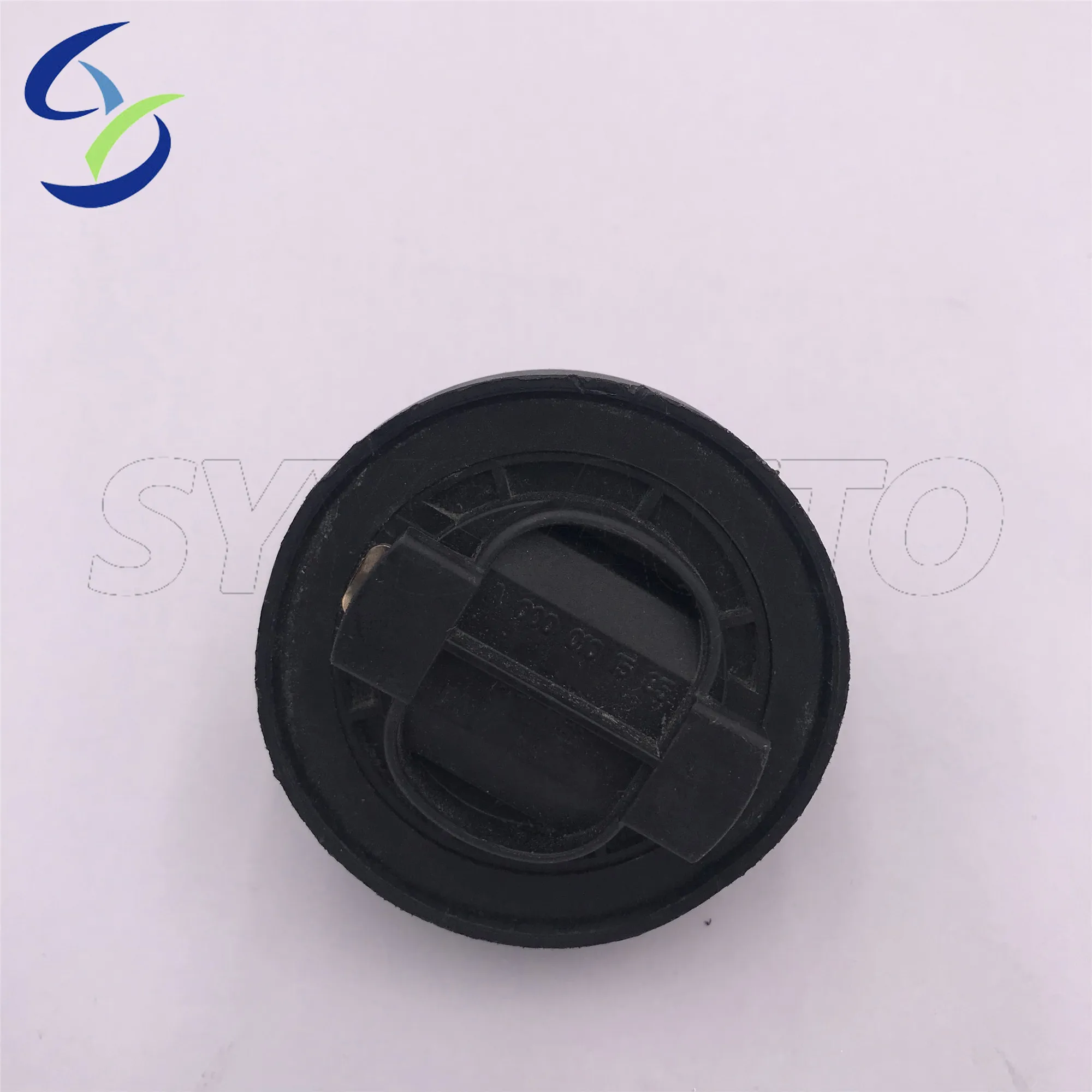 Engine Oil Filter Cover 0000101385 For Mercedes-Benz W202 W212 X204 CLA200 CLA220 ML280 ML320 0000101585 A0000101385 A0000101585