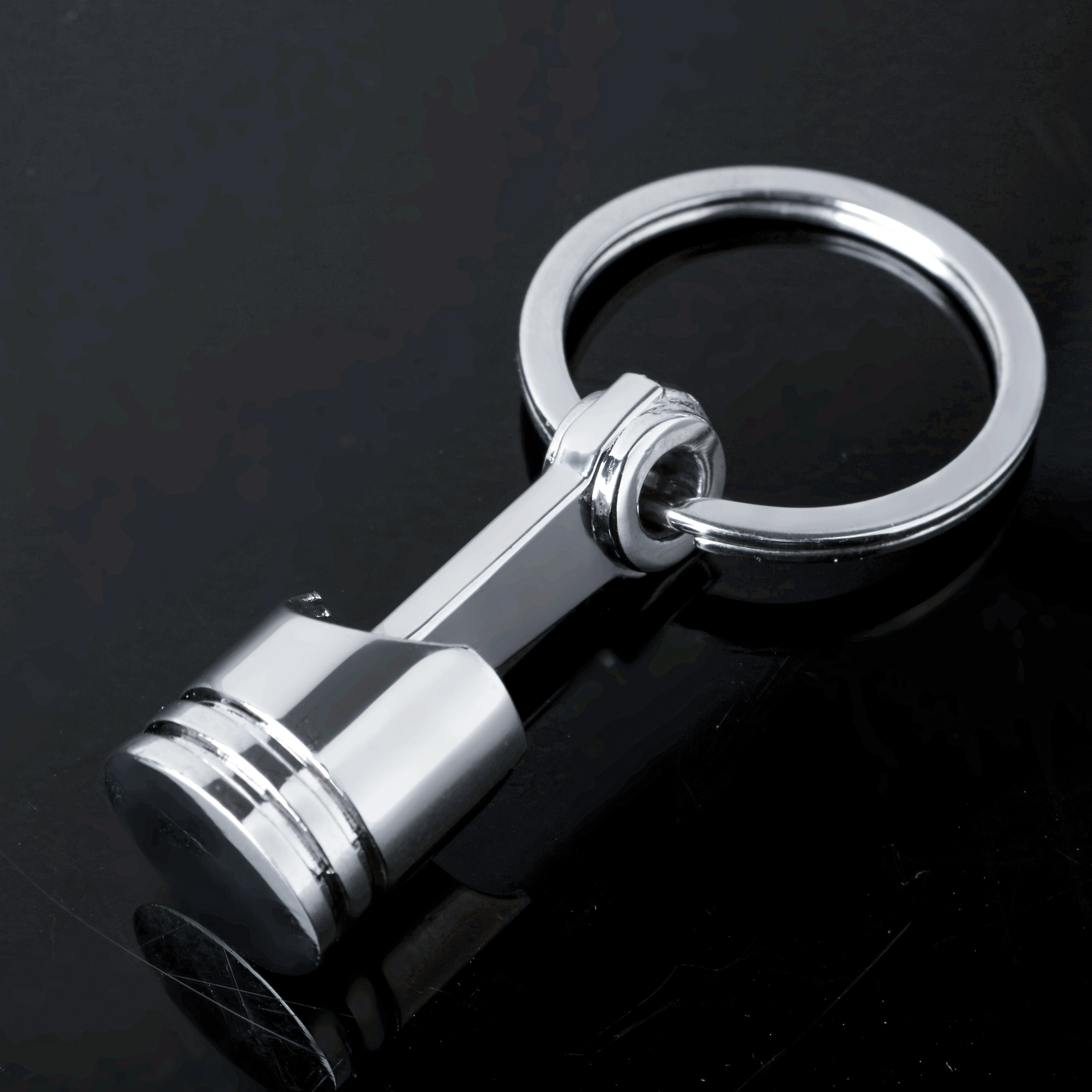 Fashionable Piston Model Metal Keychain Alloy and Zinc Souvenir Keychain for Car Accessories Parts